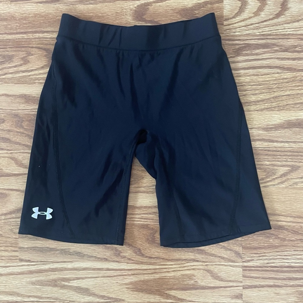 Black Under Armor long biker shorts size small